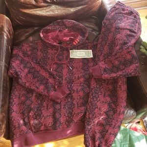 2 pc  Ivy Park XL IVY HEART Collection Feb 22 Sweatshirt AND Sweatpant…